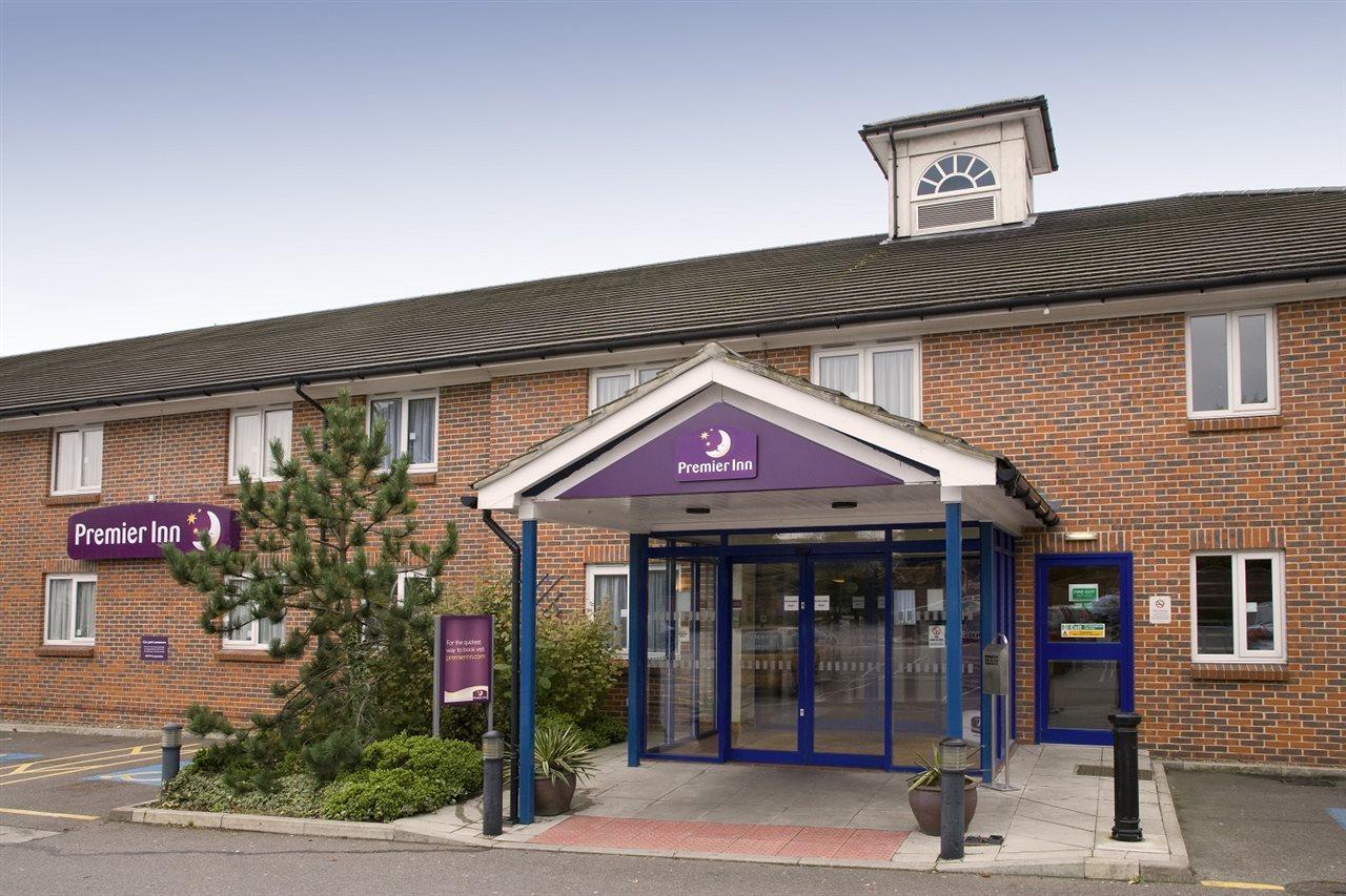 Premier Inn Basildon Рейлей Екстер'єр фото