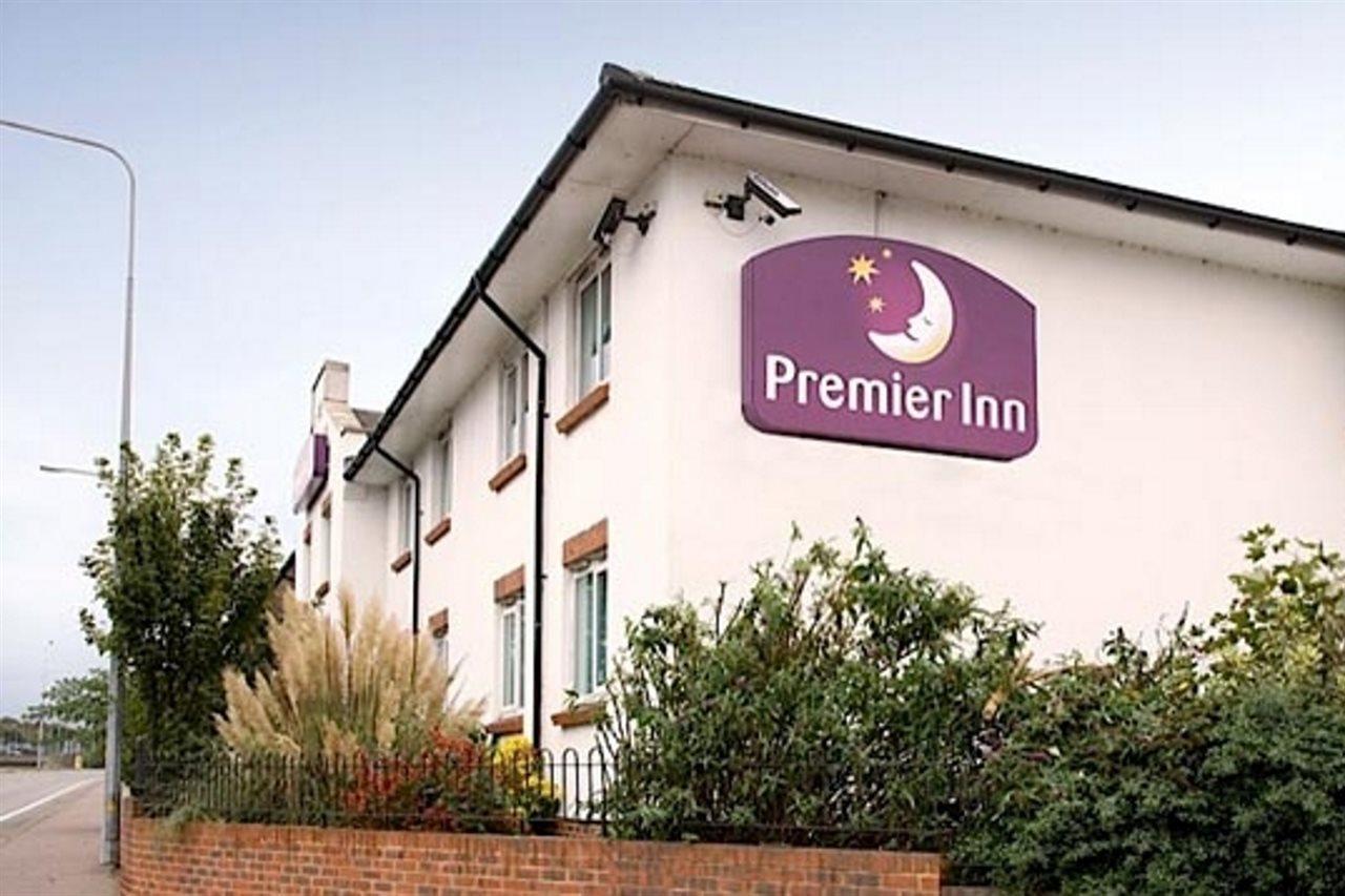 Premier Inn Basildon Рейлей Екстер'єр фото
