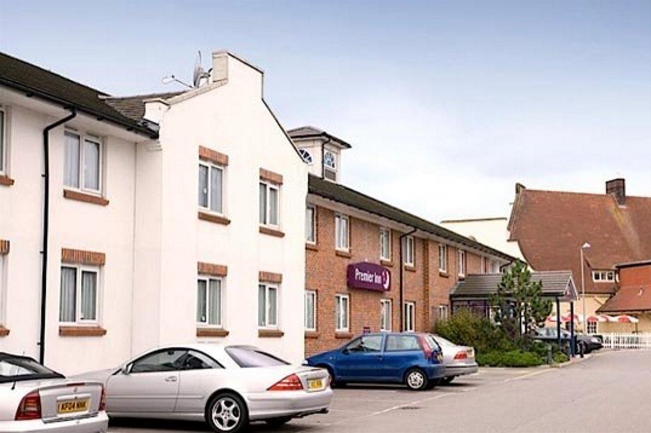 Premier Inn Basildon Рейлей Екстер'єр фото